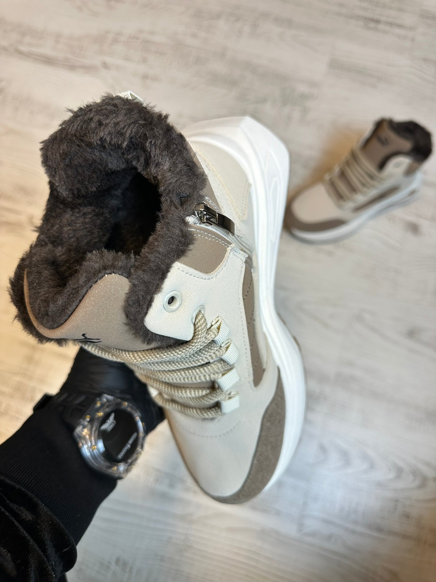 GHETE GRI IMBLANITE MODEL NOU COD 402